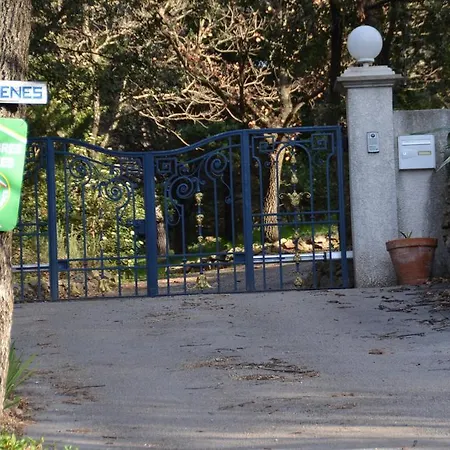 Mas Les Chenes Bed and breakfast Pignan